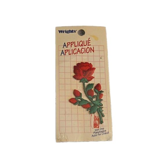 1 Cool Vintage Wrights Applique Sewing Notions Rose Buds & Flower 1.5 Iron On - Picture 1 of 2